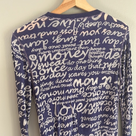 LULULEMON Blue Graphic all Over Long Sleeve Top Size Large - Picture 6 of 8